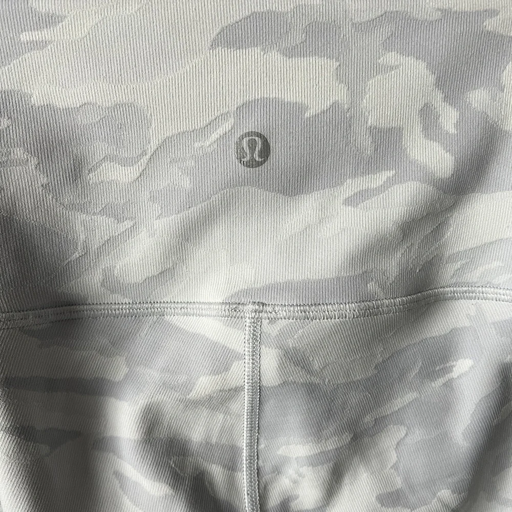 lululemon athletica approximate measurements
